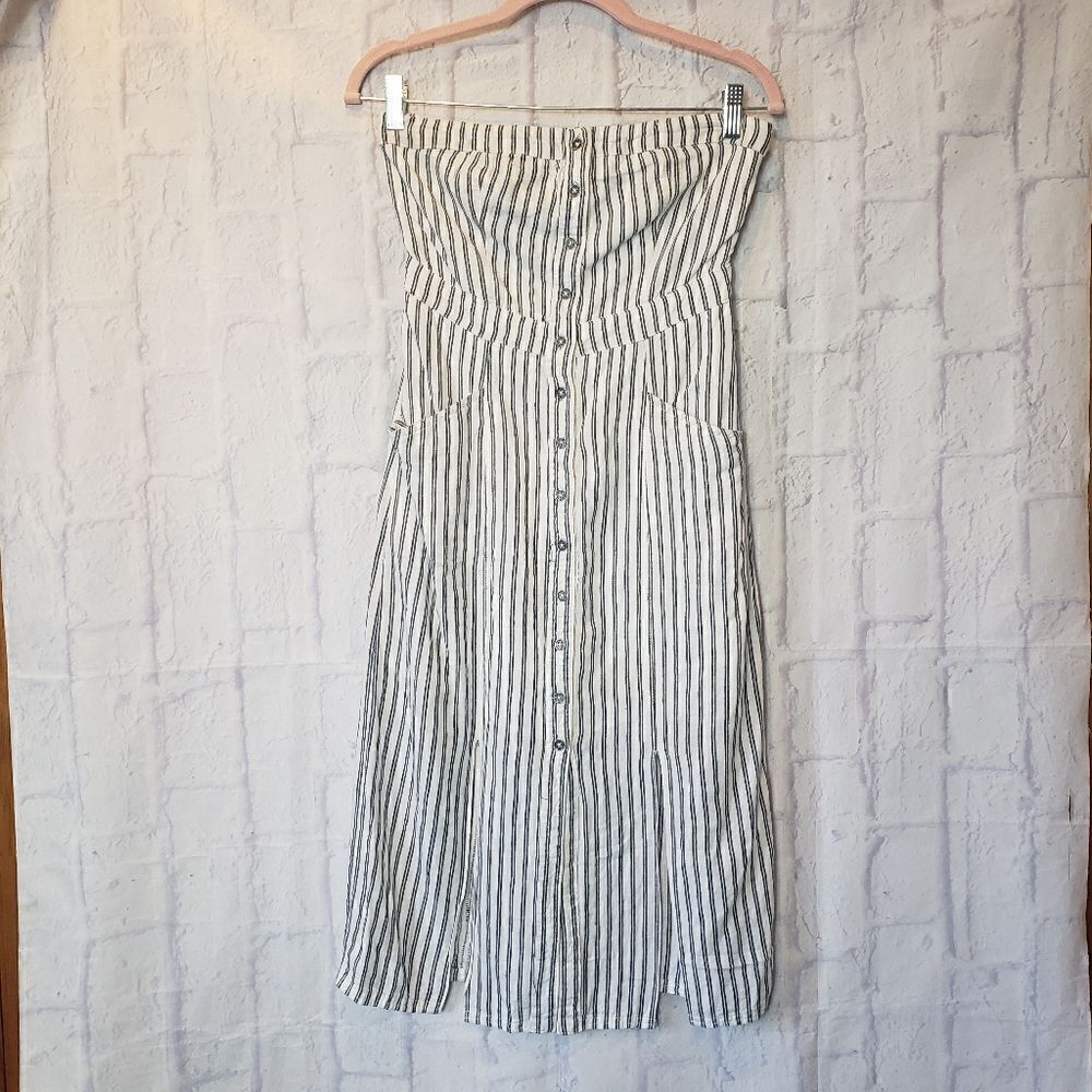 BDG Linen-Blend Strapless Striped Button Front Midi Dress - Picture 3 of 12